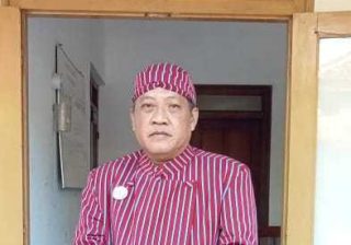 Bapak Camat Jatinom Herlambang Juga Melestarikan Lurik Klaten